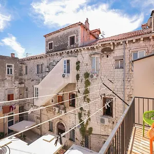 Two Bedroom In Center Igor Zadar